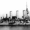 07 - Výstřel z děla křižníku Aurora zahájil 7. listopadu 1917 útok Zimní palác v Petrohradu, ve kterém sídlila Prozatímní vláda.